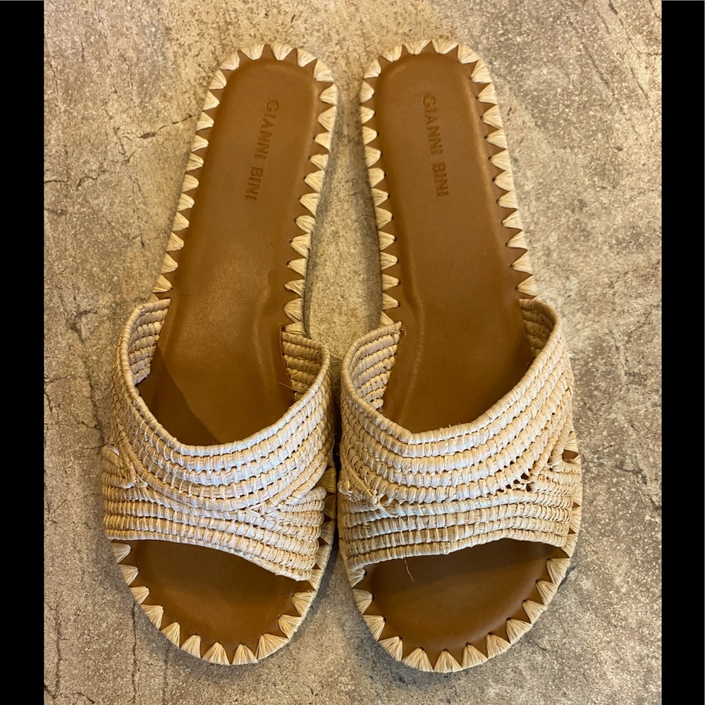 Gianni Bini shoes.